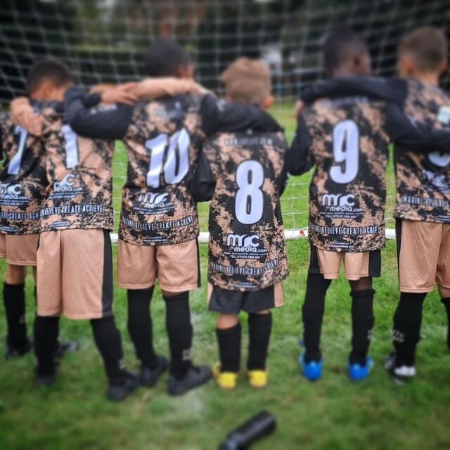 After a well fought comeback from 5-2 down to draw in the first game of the season. FC Elite Panthers won their first league away game 13-1. The @mrcmedia  sponsorship is giving them the magic touch they need lol Well done boys!! #@fceliteacademy @oscarbham #grassrootsfootball #u7football