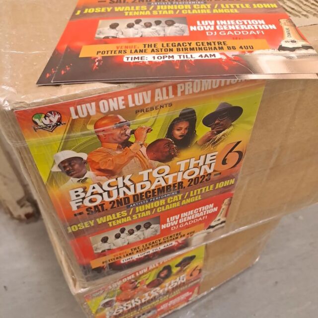 10,000 Gloss Laminated flyers printed onto 320gsm card. Excellent price, Excellent quality.